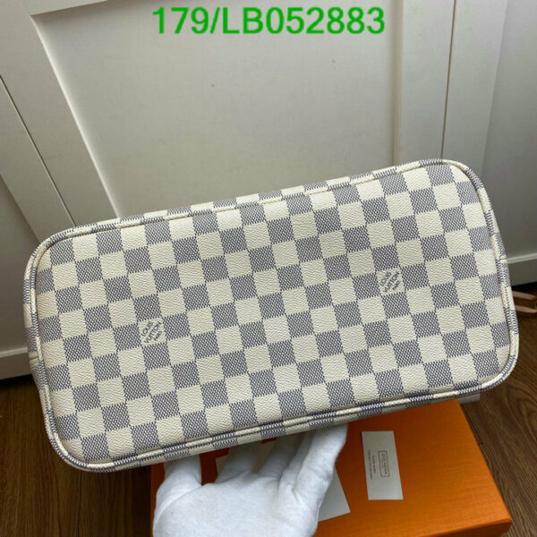 Louis Vuitton 1:1 Mirror Replica Monogram Canvas Neverfull