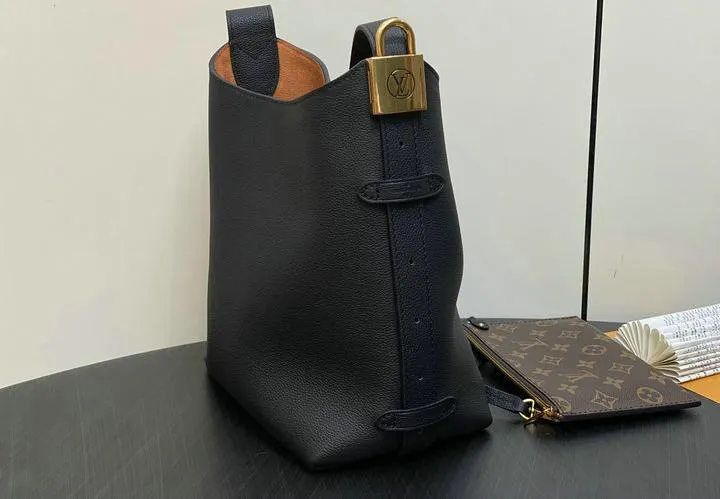 Louis Vuitton 1:1 Mirror Replica PM Low Key Grained Hobo Louis Vuitton Replica Neverfull Louis Vuitton 1:1 Mirror Replica PM Low Key Grained Hobo Louis Vuitton Replica Neverfull
