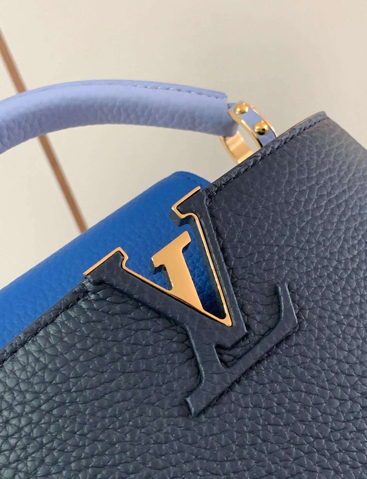 Louis Vuitton 1:1 Mirror Replica Capucines Mini Louis Vuitton Replica Capucines Louis Vuitton 1:1 Mirror Replica Capucines Mini Louis Vuitton Replica Capucines