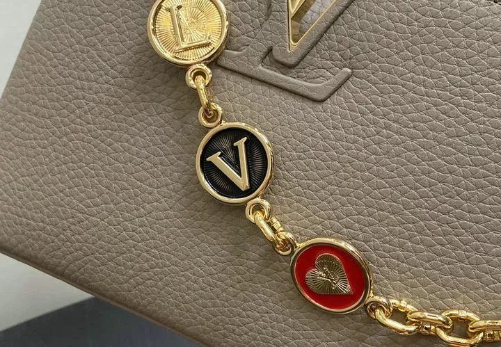 Louis Vuitton 1:1 Mirror Replica My Capucines Bag Louis Vuitton Replica Capucines Louis Vuitton 1:1 Mirror Replica My Capucines Bag Louis Vuitton Replica Capucines