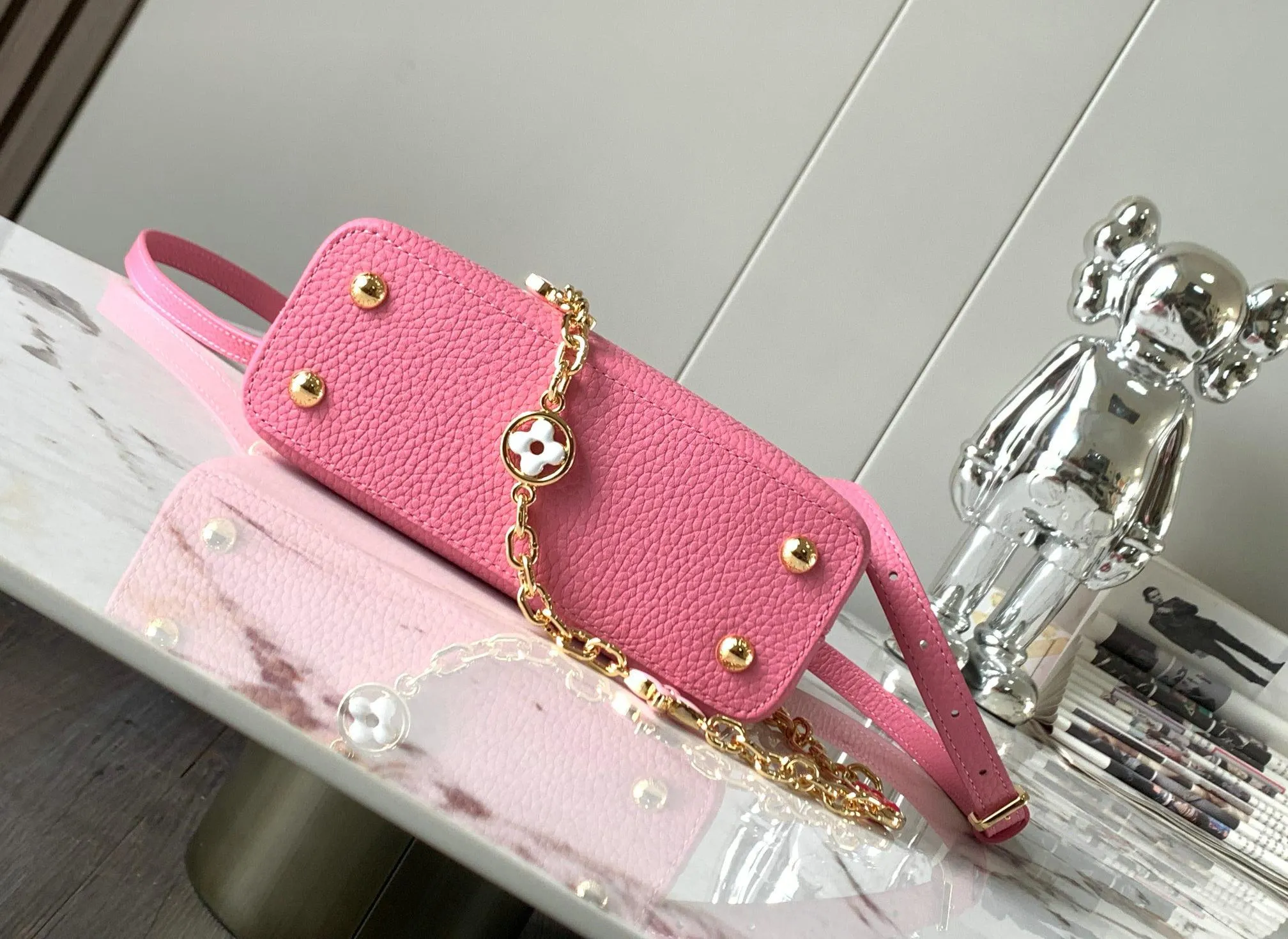 Louis Vuitton 1:1 Mirror Replica Capucines Mini Louis Vuitton Replica Capucines Louis Vuitton 1:1 Mirror Replica Capucines Mini Louis Vuitton Replica Capucines