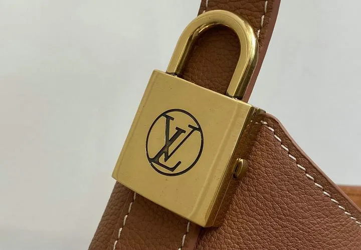 Louis Vuitton 1:1 Mirror Replica PM Low Key Grained Hobo Louis Vuitton Replica Neverfull Louis Vuitton 1:1 Mirror Replica PM Low Key Grained Hobo Louis Vuitton Replica Neverfull