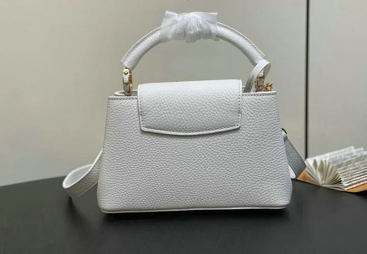 Louis Vuitton 1:1 Mirror Replica My Capucines Bag Louis Vuitton Replica Capucines Louis Vuitton 1:1 Mirror Replica My Capucines Bag Louis Vuitton Replica Capucines