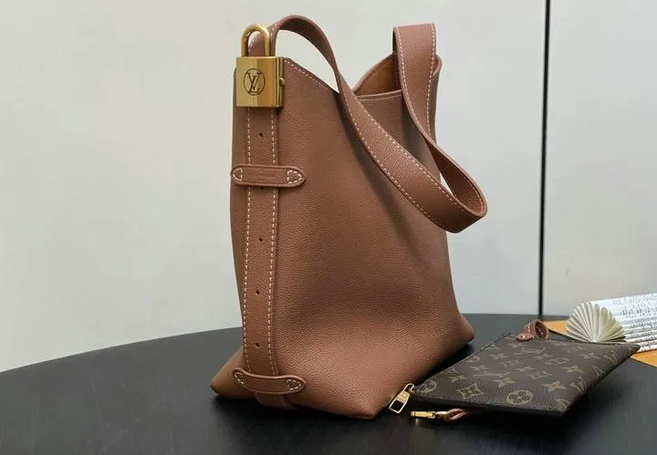 Louis Vuitton 1:1 Mirror Replica PM Low Key Grained Hobo Louis Vuitton Replica Neverfull Louis Vuitton 1:1 Mirror Replica PM Low Key Grained Hobo Louis Vuitton Replica Neverfull
