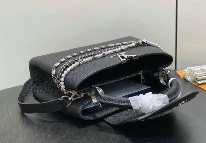 Louis Vuitton 1:1 Mirror Replica Capucines BB Black Capucines Louis Vuitton Replica Capucines Louis Vuitton 1:1 Mirror Replica Capucines BB Black Capucines Louis Vuitton Replica Capucines