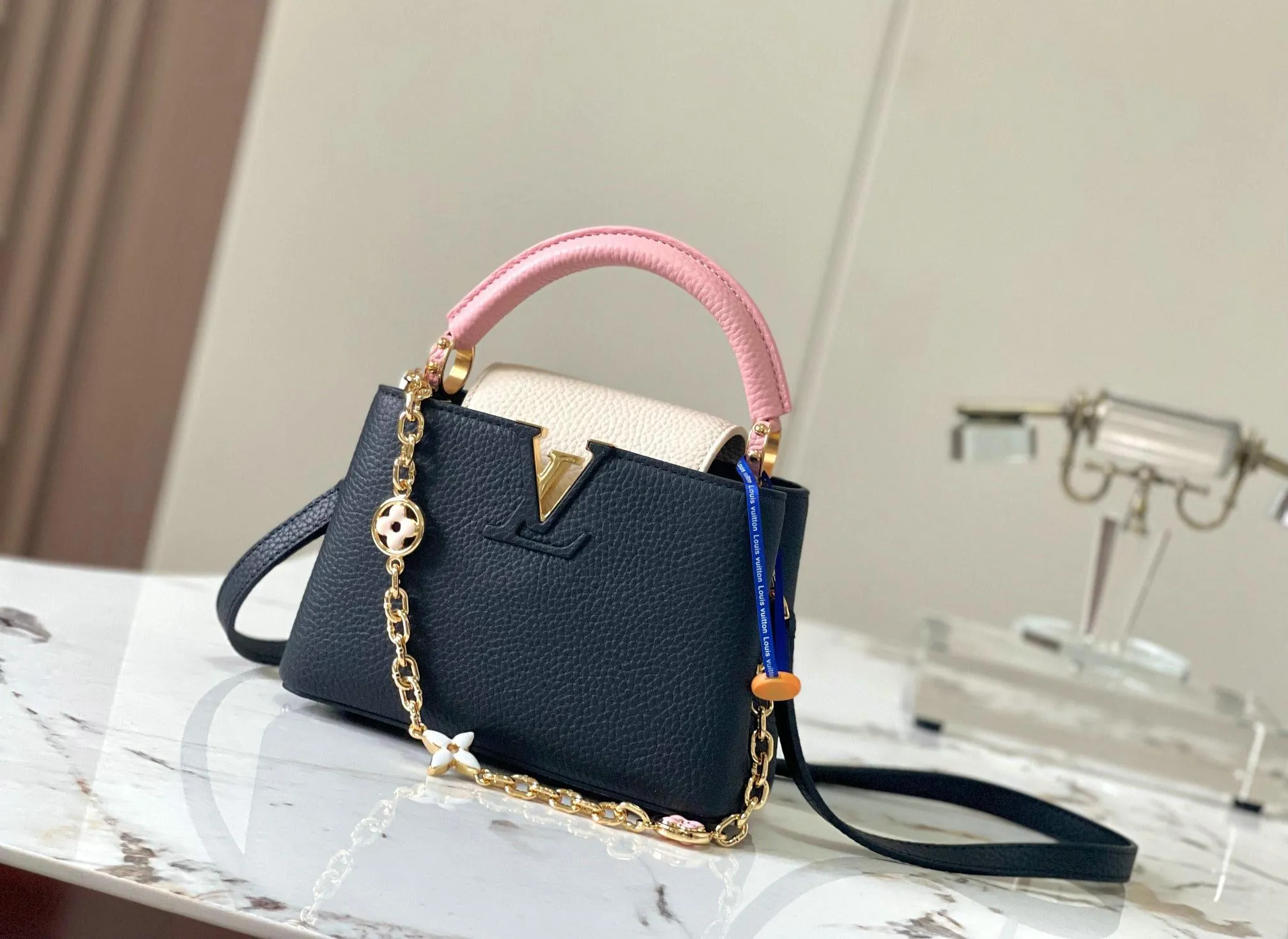 Louis Vuitton 1:1 Mirror Replica Capucines Mini Louis Vuitton Replica Capucines Louis Vuitton 1:1 Mirror Replica Capucines Mini Louis Vuitton Replica Capucines