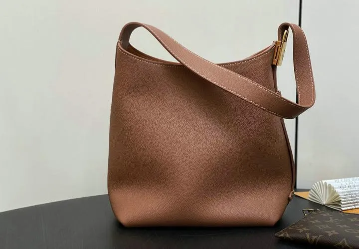 Louis Vuitton 1:1 Mirror Replica PM Low Key Grained Hobo Louis Vuitton Replica Neverfull Louis Vuitton 1:1 Mirror Replica PM Low Key Grained Hobo Louis Vuitton Replica Neverfull