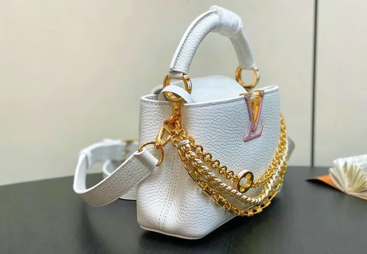 Louis Vuitton 1:1 Mirror Replica Capucines BB White Gold Capucines Louis Vuitton Replica Capucines Louis Vuitton 1:1 Mirror Replica Capucines BB White Gold Capucines Louis Vuitton Replica Capucines