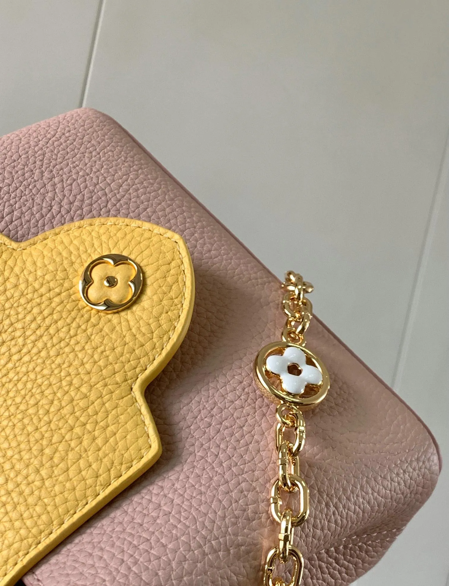 Louis Vuitton 1:1 Mirror Replica Capucines Mini Louis Vuitton Replica Capucines Louis Vuitton 1:1 Mirror Replica Capucines Mini Louis Vuitton Replica Capucines