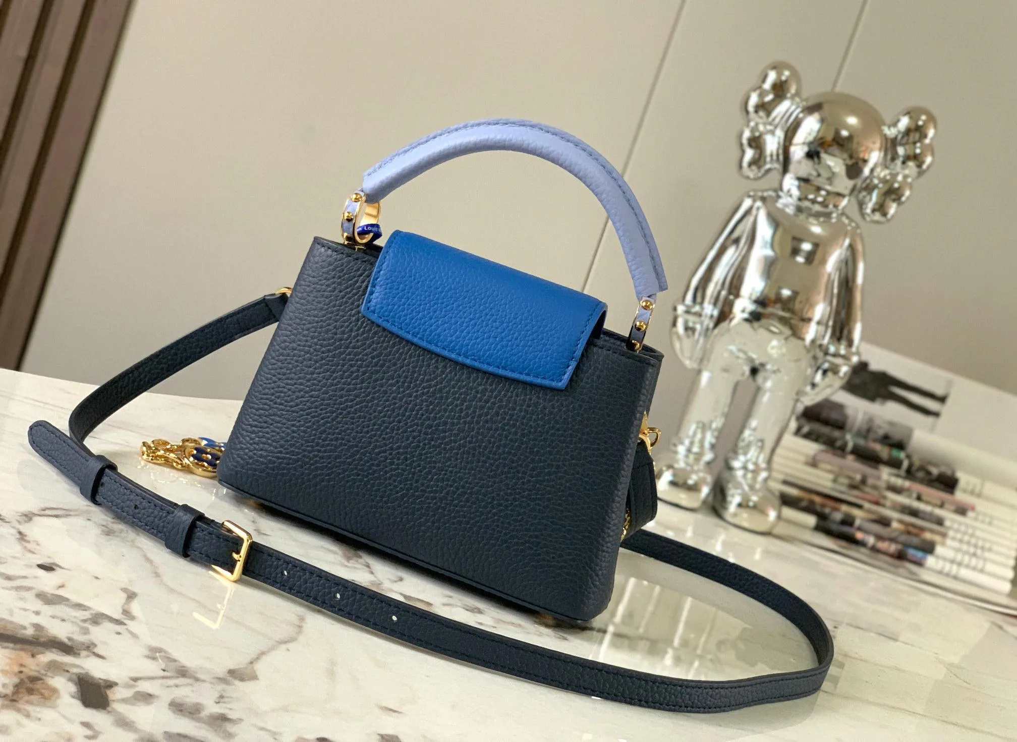 Louis Vuitton 1:1 Mirror Replica Capucines Mini Louis Vuitton Replica Capucines Louis Vuitton 1:1 Mirror Replica Capucines Mini Louis Vuitton Replica Capucines