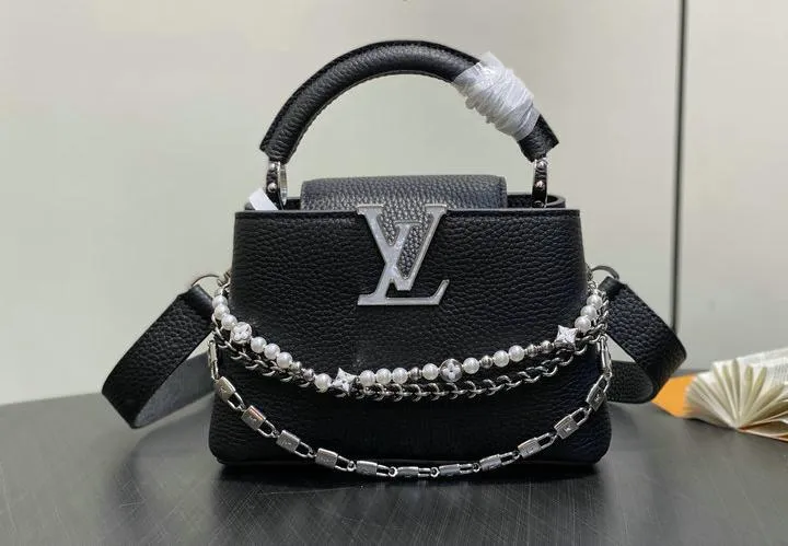 Louis Vuitton 1:1 Mirror Replica Capucines BB Black Capucines Louis Vuitton Replica Capucines Louis Vuitton 1:1 Mirror Replica Capucines BB Black Capucines Louis Vuitton Replica Capucines