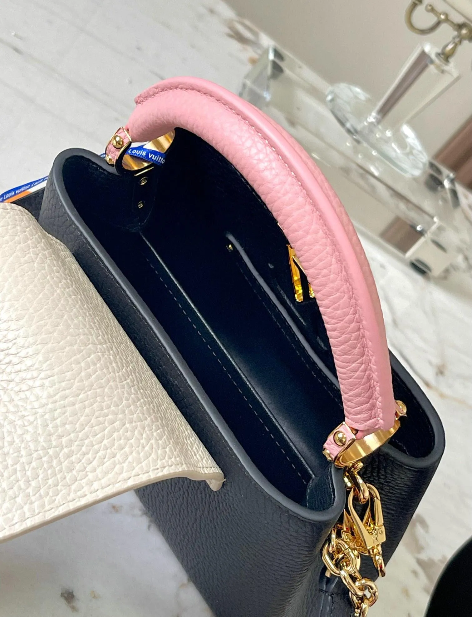 Louis Vuitton 1:1 Mirror Replica Capucines Mini Louis Vuitton Replica Capucines Louis Vuitton 1:1 Mirror Replica Capucines Mini Louis Vuitton Replica Capucines