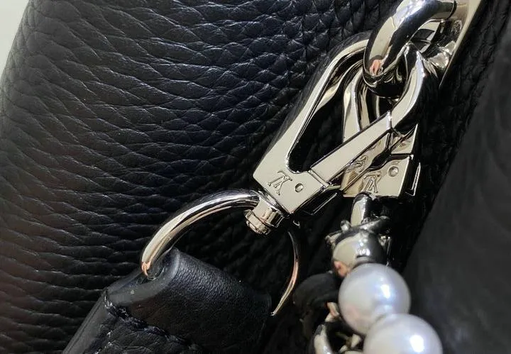 Louis Vuitton 1:1 Mirror Replica Capucines BB Black Capucines Louis Vuitton Replica Capucines Louis Vuitton 1:1 Mirror Replica Capucines BB Black Capucines Louis Vuitton Replica Capucines