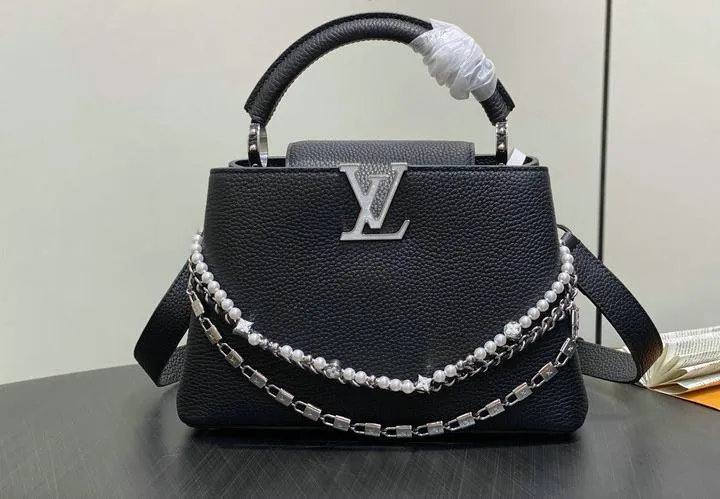 Louis Vuitton 1:1 Mirror Replica Capucines BB Black Capucines Louis Vuitton Replica Capucines Louis Vuitton 1:1 Mirror Replica Capucines BB Black Capucines Louis Vuitton Replica Capucines
