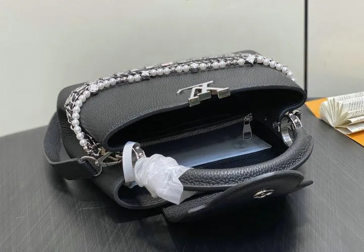 Louis Vuitton 1:1 Mirror Replica Capucines BB Black Capucines Louis Vuitton Replica Capucines Louis Vuitton 1:1 Mirror Replica Capucines BB Black Capucines Louis Vuitton Replica Capucines