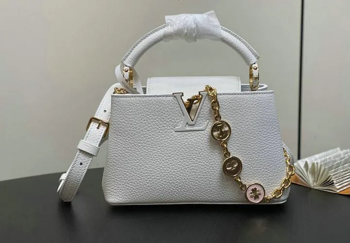 Louis Vuitton 1:1 Mirror Replica My Capucines Bag Louis Vuitton Replica Capucines Louis Vuitton 1:1 Mirror Replica My Capucines Bag Louis Vuitton Replica Capucines