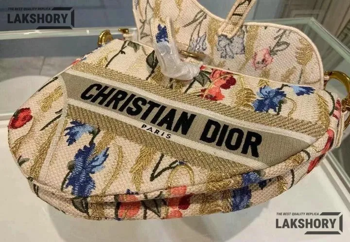 Dior 1:1 Mirror Replica Hibiscus Embroidered Canvas Saddle 25.5CM/10IN Christian Dior Replica Saddles Dior 1:1 Mirror Replica Hibiscus Embroidered Canvas Saddle 25.5CM/10IN Christian Dior Replica Saddles