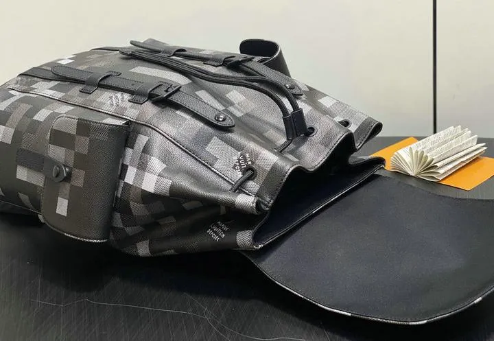 Louis Vuitton 1:1 Mirror Replica Christopher MM D16 Damoflage Louis Vuitton Replica Christopher Louis Vuitton 1:1 Mirror Replica Christopher MM D16 Damoflage Louis Vuitton Replica Christopher