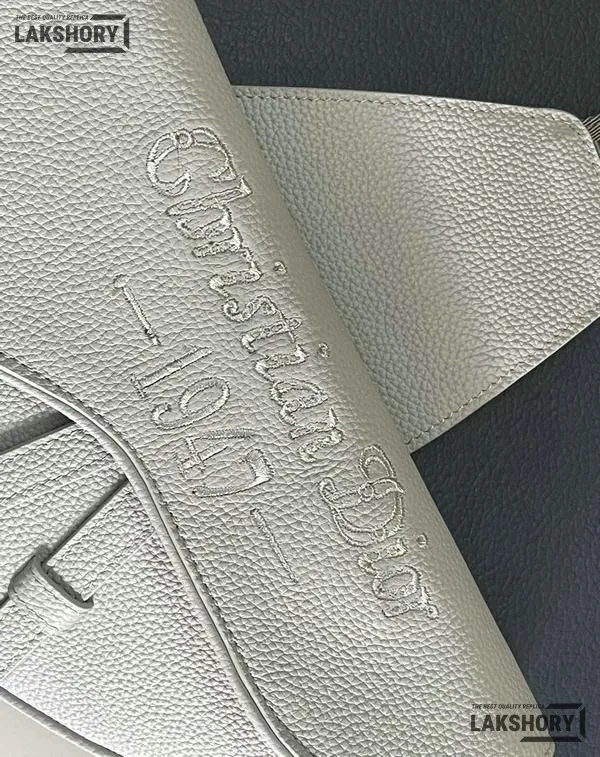 Dior 1:1 Mirror Replica Mens Signature 1947 Saddle 26CM/10.2IN Christian Dior Replica Saddles Dior 1:1 Mirror Replica Mens Signature 1947 Saddle 26CM/10.2IN Christian Dior Replica Saddles