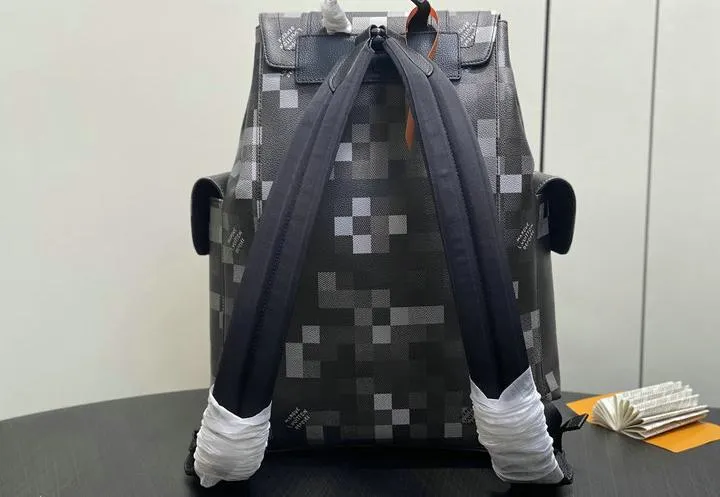 Louis Vuitton 1:1 Mirror Replica Christopher MM D16 Damoflage Louis Vuitton Replica Christopher Louis Vuitton 1:1 Mirror Replica Christopher MM D16 Damoflage Louis Vuitton Replica Christopher