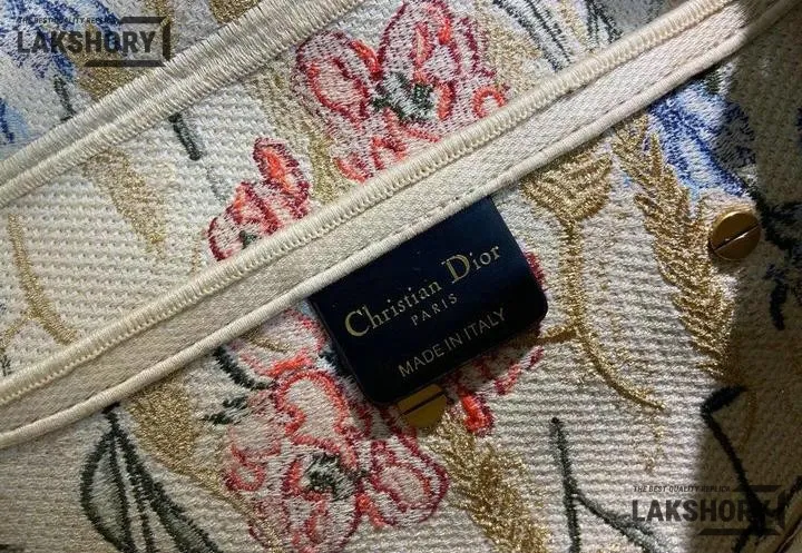 Dior 1:1 Mirror Replica Hibiscus Embroidered Canvas Saddle 25.5CM/10IN Christian Dior Replica Saddles Dior 1:1 Mirror Replica Hibiscus Embroidered Canvas Saddle 25.5CM/10IN Christian Dior Replica Saddles