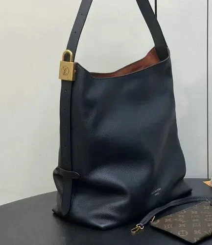 Louis Vuitton 1:1 Mirror Replica Low Key MM Hobo Black h31 Louis Vuitton Replica CarryAll