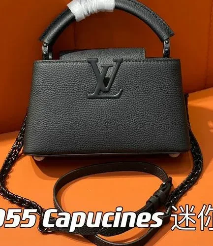 Louis Vuitton 1:1 Mirror Replica Capucines Mini All Black East-West Louis Vuitton Replica Capucines