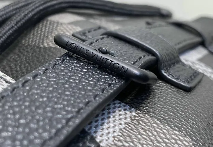 Louis Vuitton 1:1 Mirror Replica Christopher MM D16 Damoflage Louis Vuitton Replica Christopher Louis Vuitton 1:1 Mirror Replica Christopher MM D16 Damoflage Louis Vuitton Replica Christopher