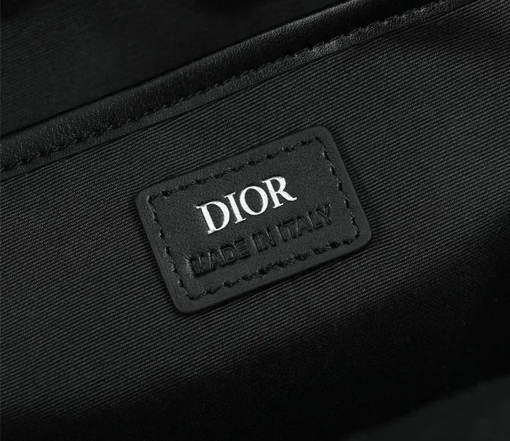 Dior 1:1 Mirror Replica Men CD Diamond Mirage Explorer 42CM/16.5IN Christian Dior Replica Backpacks Dior 1:1 Mirror Replica Men CD Diamond Mirage Explorer 42CM/16.5IN Christian Dior Replica Backpacks