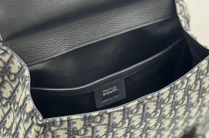 Dior 1:1 Mirror Replica Gallop Navy Oblique Saddle Backpack 40CM/15.7IN Christian Dior Replica Backpacks Dior 1:1 Mirror Replica Gallop Navy Oblique Saddle Backpack 40CM/15.7IN Christian Dior Replica Backpacks