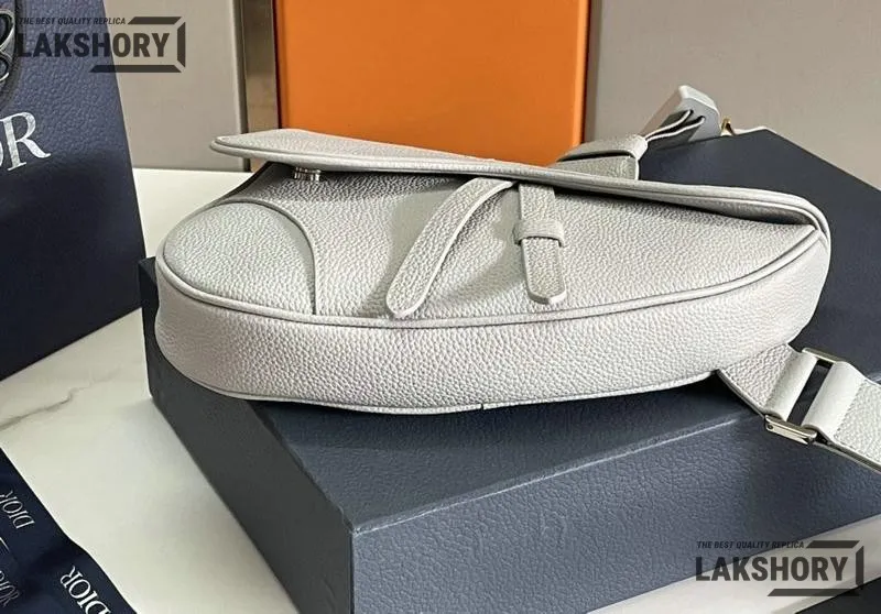 Dior 1:1 Mirror Replica Mens Signature 1947 Saddle 26CM/10.2IN Christian Dior Replica Saddles Dior 1:1 Mirror Replica Mens Signature 1947 Saddle 26CM/10.2IN Christian Dior Replica Saddles