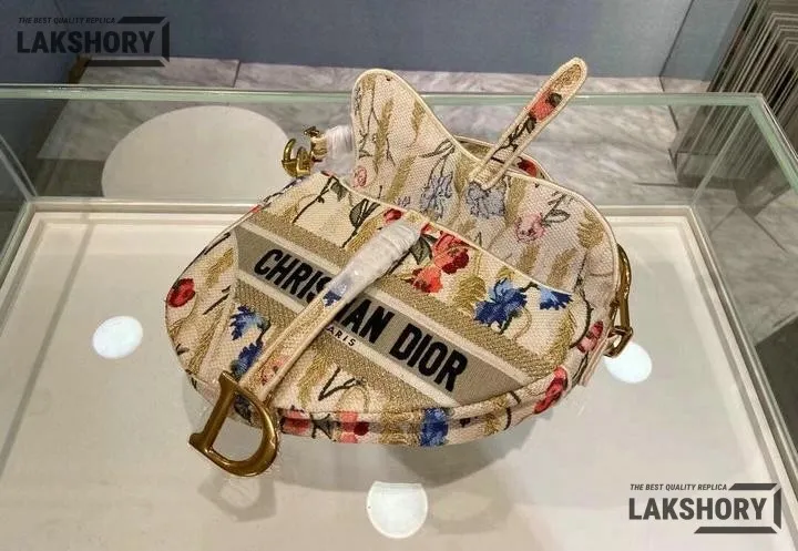 Dior 1:1 Mirror Replica Hibiscus Embroidered Canvas Saddle 25.5CM/10IN Christian Dior Replica Saddles Dior 1:1 Mirror Replica Hibiscus Embroidered Canvas Saddle 25.5CM/10IN Christian Dior Replica Saddles