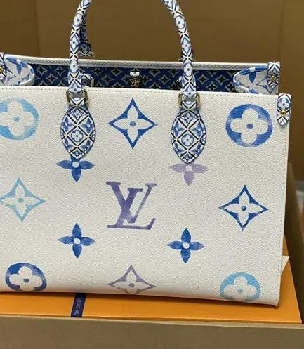 Louis Vuitton 1:1 Mirror Replica OnTheGo MM By The Pool Louis Vuitton Replica Onthego