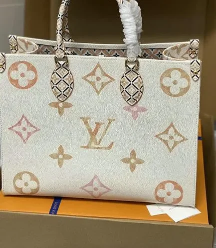 Louis Vuitton 1:1 Mirror Replica OnTheGo MM By The Pool Canvas Louis Vuitton Replica Onthego