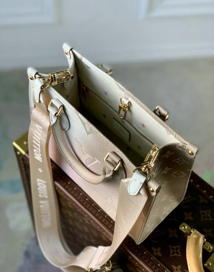 Louis Vuitton 1:1 Mirror Replica Ivory OnTheGo PM Monogram Empreinte Louis Vuitton Replica Onthego Louis Vuitton 1:1 Mirror Replica Ivory OnTheGo PM Monogram Empreinte Louis Vuitton Replica Onthego