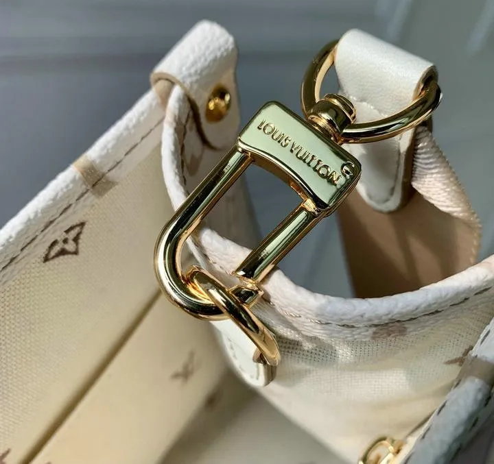 Louis Vuitton 1:1 Mirror Replica Ivory OnTheGo PM Monogram Empreinte Louis Vuitton Replica Onthego Louis Vuitton 1:1 Mirror Replica Ivory OnTheGo PM Monogram Empreinte Louis Vuitton Replica Onthego