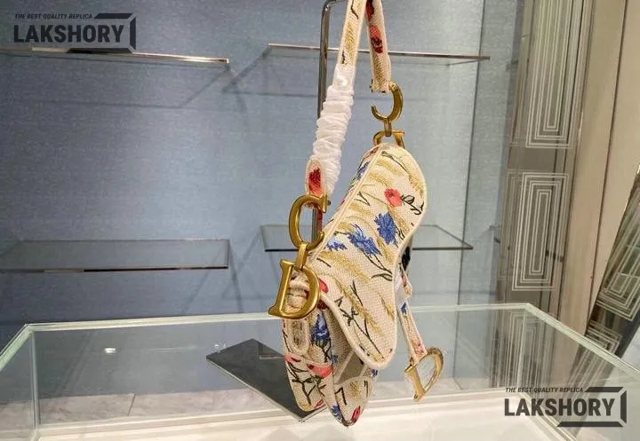 Dior 1:1 Mirror Replica Hibiscus Embroidered Canvas Saddle 25.5CM/10IN Christian Dior Replica Saddles Dior 1:1 Mirror Replica Hibiscus Embroidered Canvas Saddle 25.5CM/10IN Christian Dior Replica Saddles