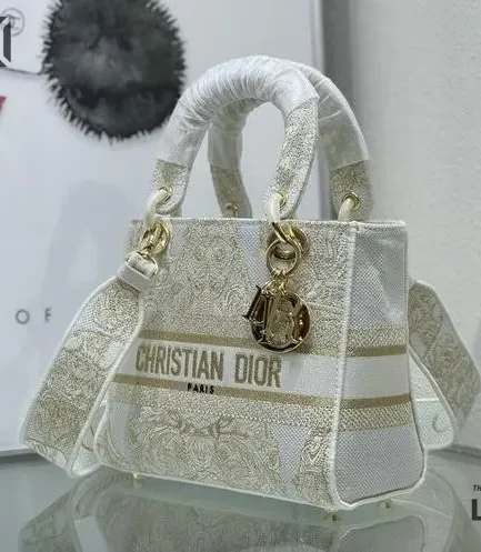 Dior 1:1 Mirror Replica Around The World Stella Lady D-Lite Gold 24CM/9.4IN Christian Dior Replica Lady