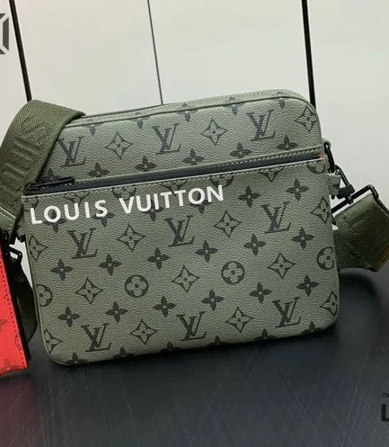 Louis Vuitton 1:1 Mirror Replica Trio Messenger Monogram Eclipse 25CM/9.8IN Louis Vuitton Replica Pochette Accessories