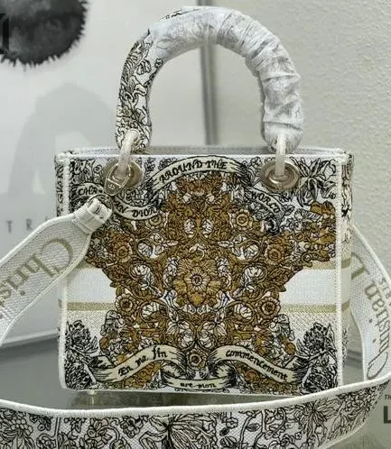 Dior 1:1 Mirror Replica Lady D-Lite Latte Around the World Motif 24CM/9.4IN Christian Dior Replica Lady