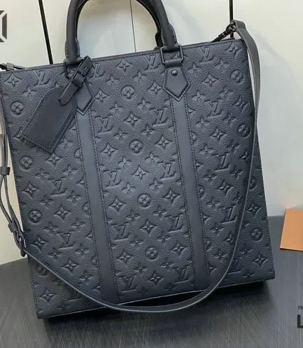 Louis Vuitton 1:1 Mirror Replica Sac Plat NV Monogram Taurillon Leather LG 38CM/15IN Louis Vuitton Replica Business Bags
