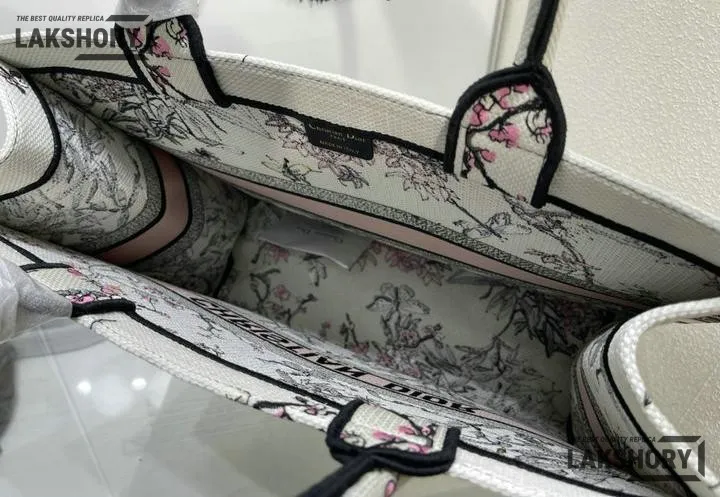 Dior 1:1 Mirror Replica Book Tote Multicolor Saisons Printemps-Été Embroidery Christian Dior Replica Book Totes Dior 1:1 Mirror Replica Book Tote Multicolor Saisons Printemps-Été Embroidery Christian Dior Replica Book Totes