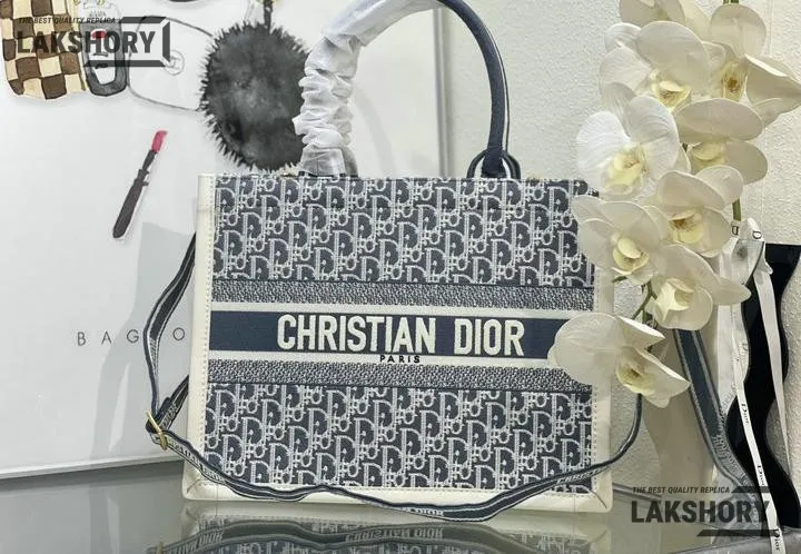 Dior 1:1 Mirror Replica Blue Oblique Chambray Embroidery & Latte Book Tote Christian Dior Replica Book Totes Dior 1:1 Mirror Replica Blue Oblique Chambray Embroidery & Latte Book Tote Christian Dior Replica Book Totes