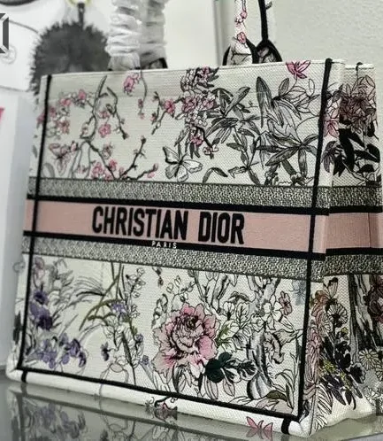 Dior 1:1 Mirror Replica Book Tote Multicolor Saisons Printemps-Été Embroidery Christian Dior Replica Book Totes
