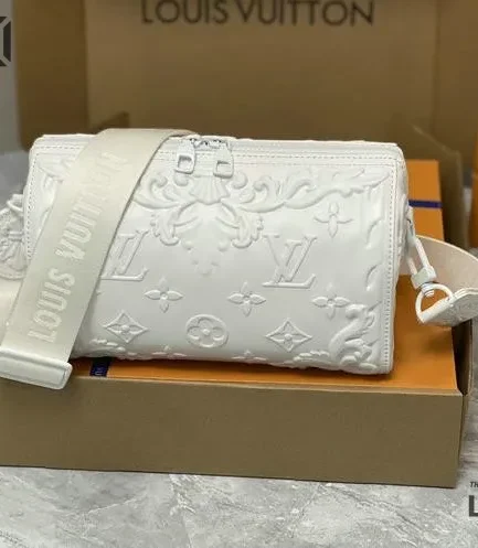 Louis Vuitton 1:1 Mirror Replica Calfskin Debossed Monogram Versailles City Keepall 27CM/10.6IN Louis Vuitton Replica Keepall