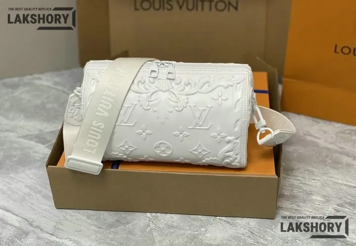 Louis Vuitton 1:1 Mirror Replica Calfskin Debossed Monogram Versailles City Keepall 27CM/10.6IN Louis Vuitton Replica Keepall Louis Vuitton 1:1 Mirror Replica Calfskin Debossed Monogram Versailles City Keepall 27CM/10.6IN Louis Vuitton Replica Keepall