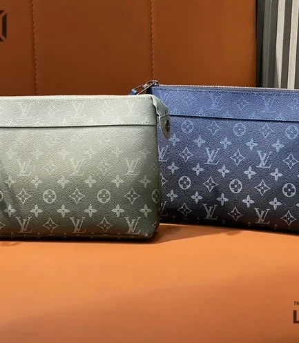 Louis Vuitton 1:1 Mirror Replica Pochette Voyage Souple 32CM/12.6IN Louis Vuitton Replica Pochette Accessories