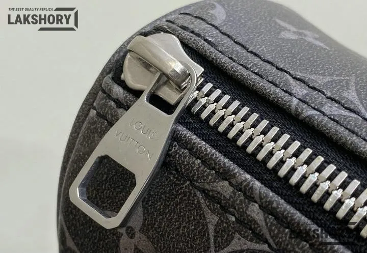 Louis Vuitton 1:1 Mirror Replica Keepall Bandoulire 25 Monogram Black 25CM/9.8IN Louis Vuitton Replica Keepall Louis Vuitton 1:1 Mirror Replica Keepall Bandoulire 25 Monogram Black 25CM/9.8IN Louis Vuitton Replica Keepall