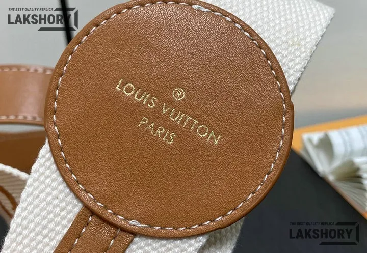 Louis Vuitton 1:1 Mirror Replica Twist PM Epi Leather Gold 19CM/7.5IN Louis Vuitton Replica Twist Louis Vuitton 1:1 Mirror Replica Twist PM Epi Leather Gold 19CM/7.5IN Louis Vuitton Replica Twist