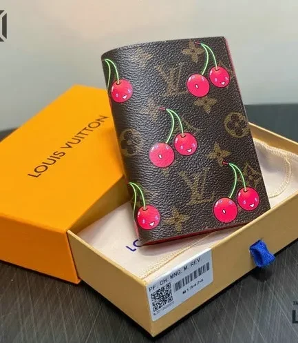 Louis Vuitton 1:1 Mirror Replica LV x TM Passport Cover Monogram 14CM/5.5IN Louis Vuitton Replica Wallets